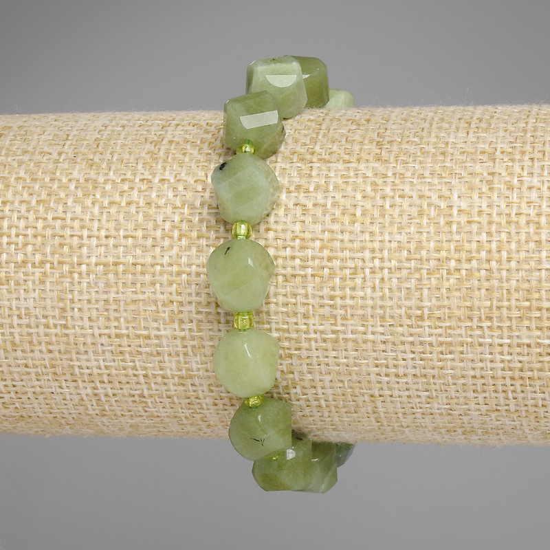 Jadeite Faceted Rhombus Bracelet, diameter 10x9mm+- 3mm+- seed beads, length 18cm +