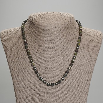 Dragon Blood Jasper Necklace, Faceted Cube, Diameter 5x5mm+-, Seed Beads 3mm+-, Length 45mm+- with Clasp