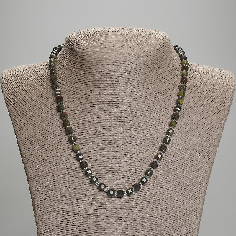 Dragon Blood Jasper Necklace, Faceted Cube, Diameter 5x5mm+-, Seed Beads 3mm+-, Length 45mm+- with Clasp