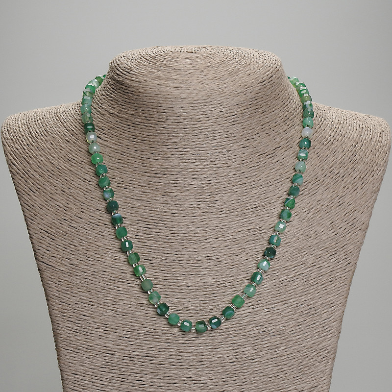 Agate Necklace, Faceted Cube, Diameter 5x5mm+-, Seed Beads 3mm+-, Length 45mm+- with Clasp