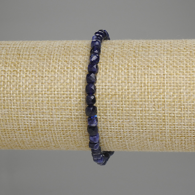 Bracelet Sodalite faceted cube 4.5x4.5mm+/-, length 18cm+