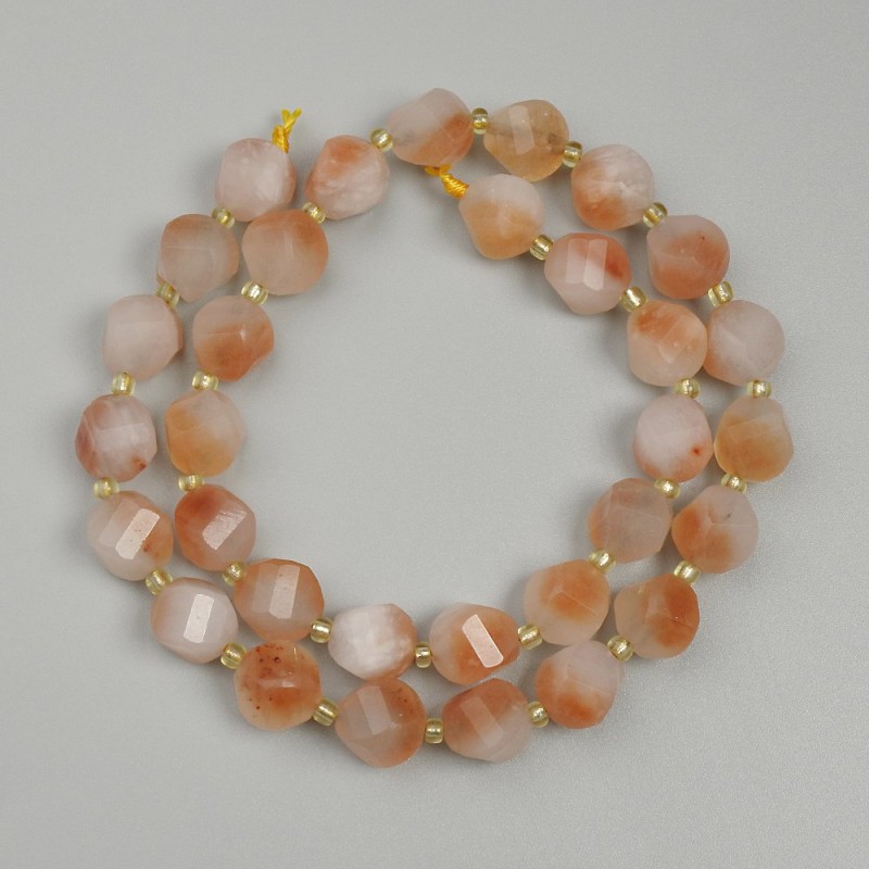 Beads Carnelian Faceted Rhombus, Diameter 10x9mm+/- Seed Beads 3mm+/-, Length 38cm+/- on Thread