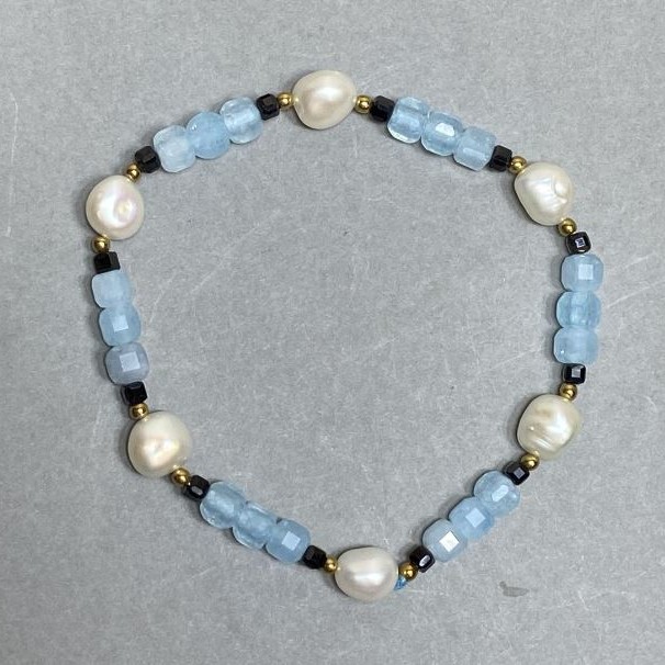 Aquamarine Faceted Cube Bracelet, Diameter 5mm+- River Pearls 8-8.5x8mm+-, Length 18cm+- Stretch