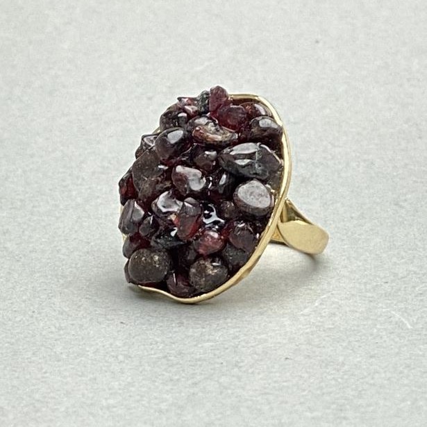 Garnet Chip Ring, Smooth Setting, 30x26mm+/- gold-tone metal, no insert, size