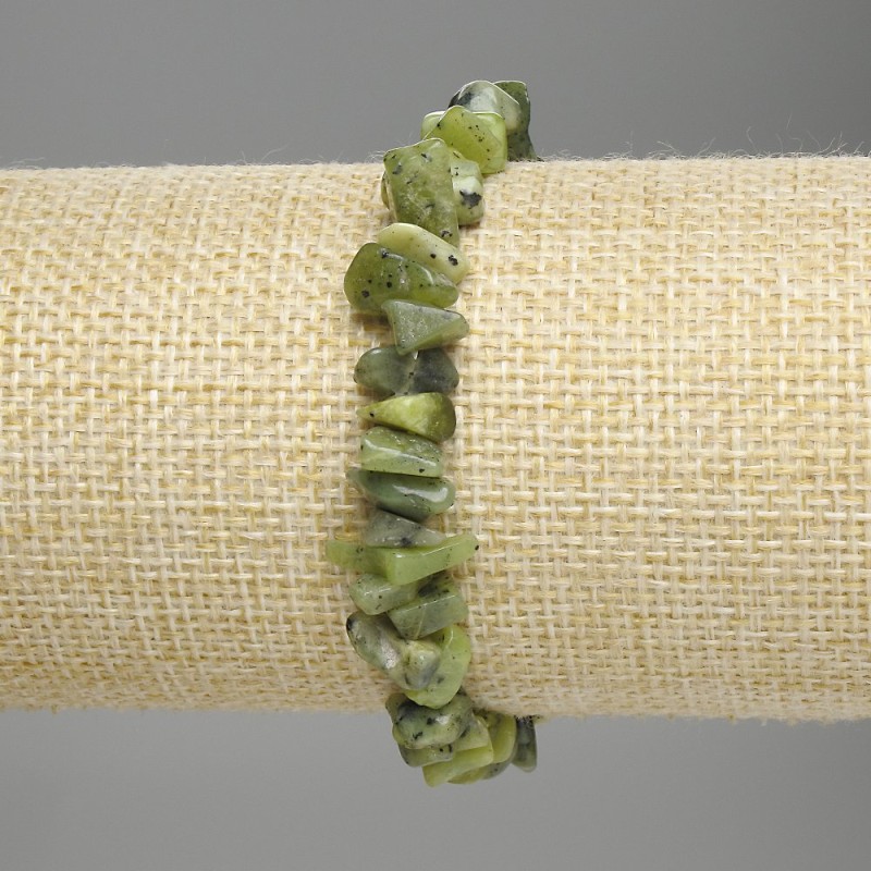 Jadeite Bracelet, chip beads, diameter 5-12x2-5mm+/-, length 18cm+/- stretch