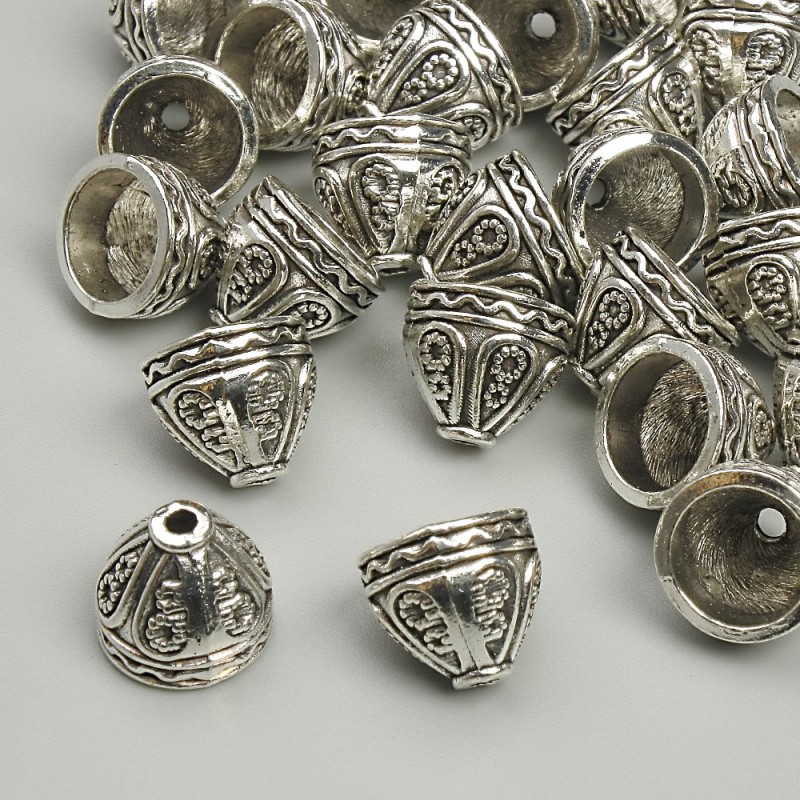 End Cap Finding, 8x8mm+- diameter, hole diameter 1.9mm+- silver metal colour, pack 20g+- (~24pcs.)