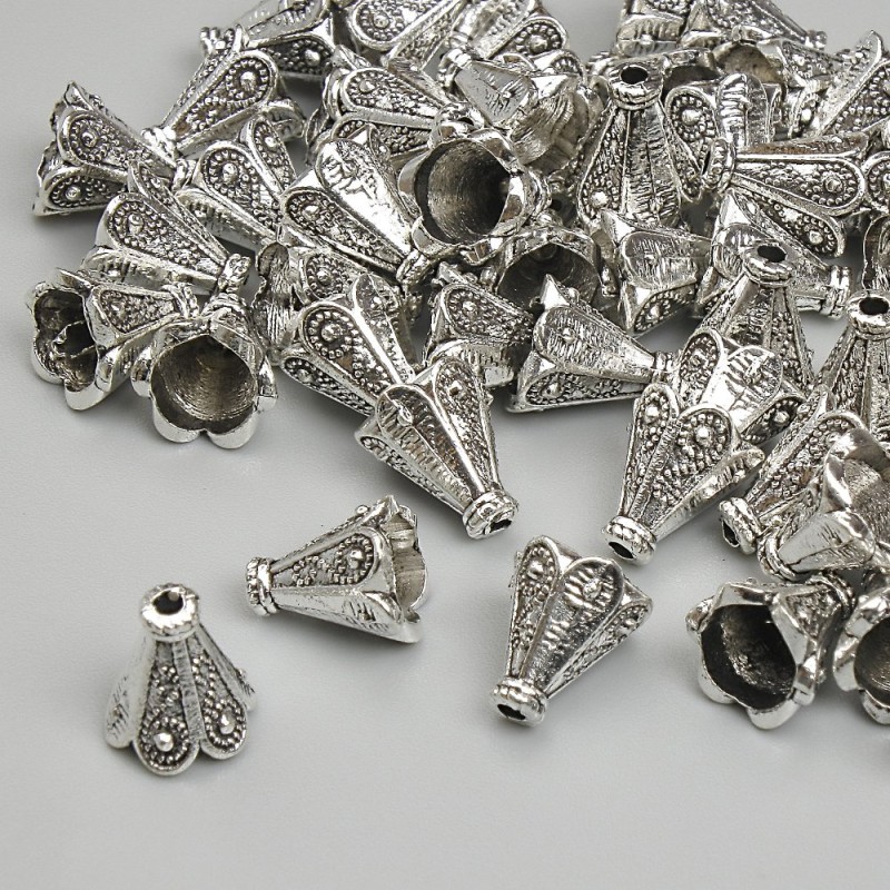 End Cap Finding, 8x6mm+- diameter, hole diameter 1.6mm+- silver metal colour, pack 20g+- (~50pcs.)