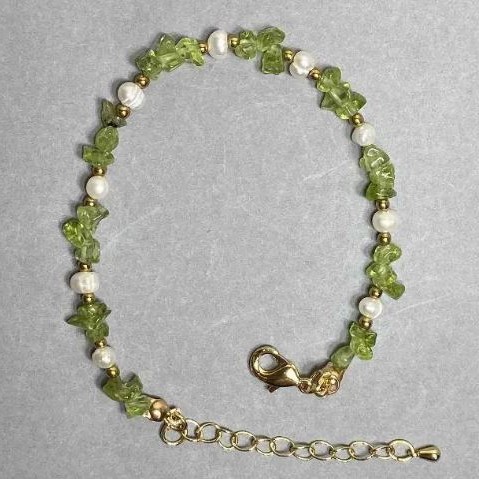 River Pearl Bracelet 5x3.5mm+/-, Chrysolite Chip 5x4mm+/-, Hematite Bead 2mm+/-, Length 18cm+5cm Chain