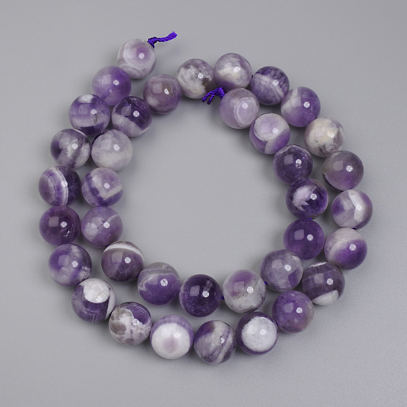 Amethyst Chevron Beads, smooth round, diameter 10.5mm+- on a strand, length 39cm+