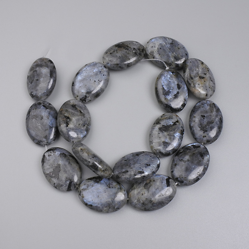 Labradorite Oval Beads, diameter 25x18mm+/- on fishing line, length 39cm+