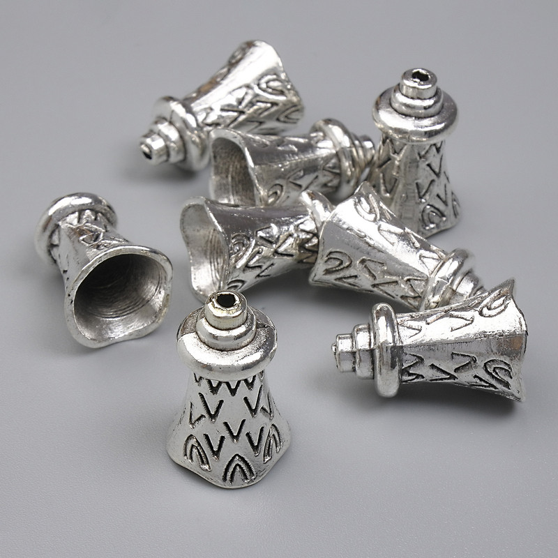 Bead Cap Finding, Silver Metal Colour, Diameter 17x11mm+/-, Hole 1mm+/-, Pack 20g (~8pcs)