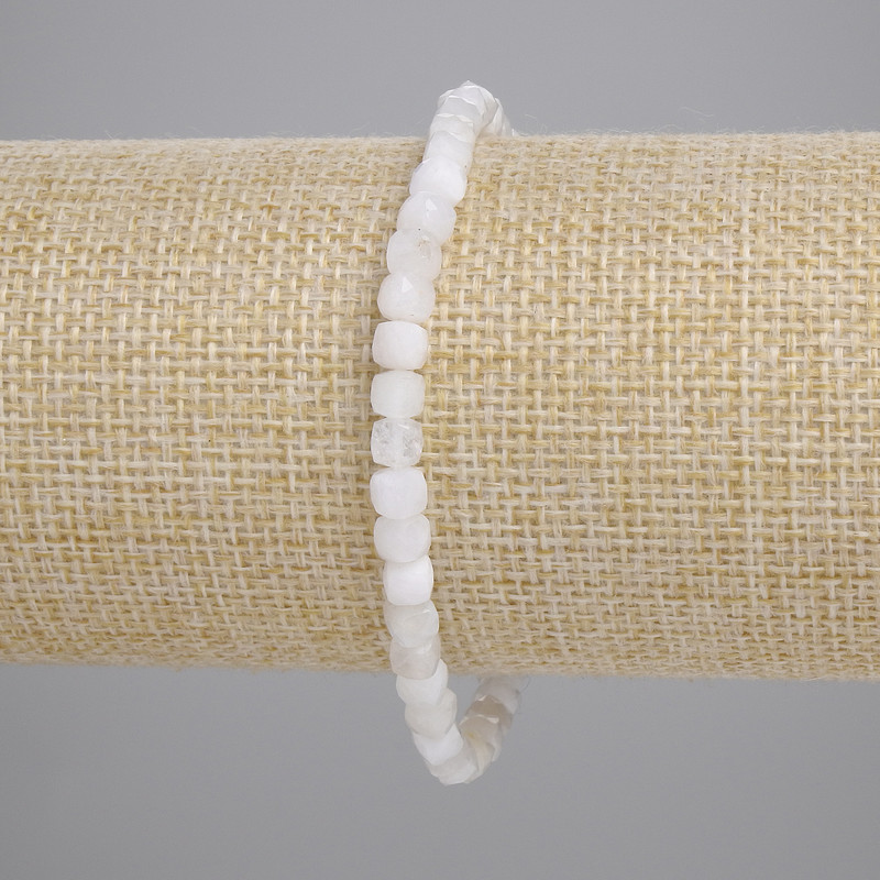 Adularia Bracelet Faceted Cube 4x4mm+-, Length 18cm+- Stretch