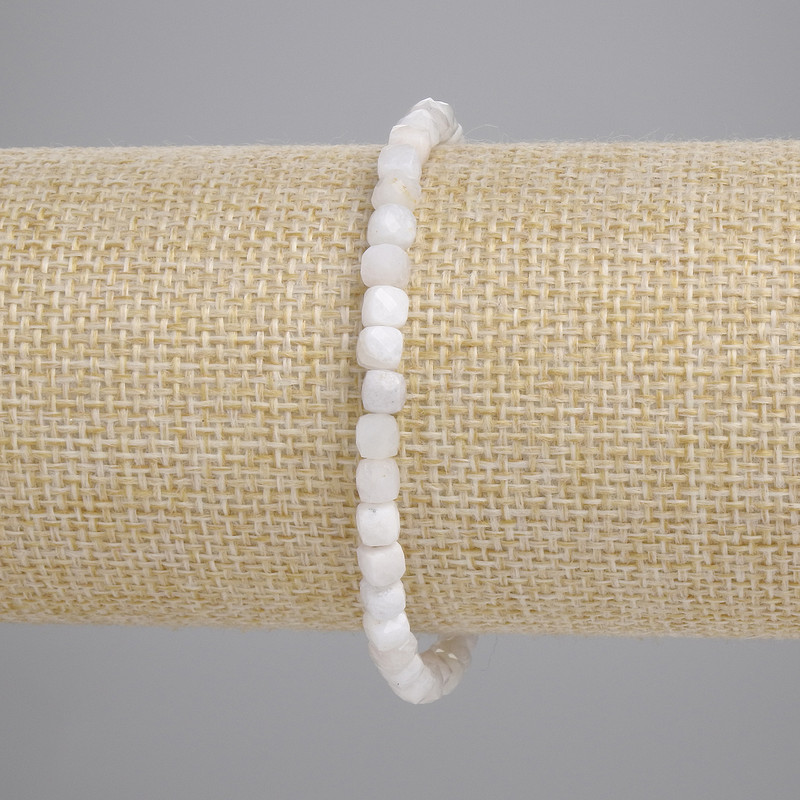 Adularia Bracelet Faceted Cube 4x4mm+-, Length 18cm+- Stretch