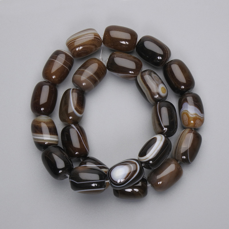 Agate Barrel Beads, diameter 18x13mm+/- on fishing line, length 39cm+