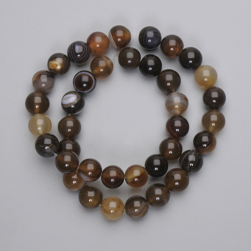 Agate Beads, smooth round, diameter 10mm+/- on fishing line, length 37cm+