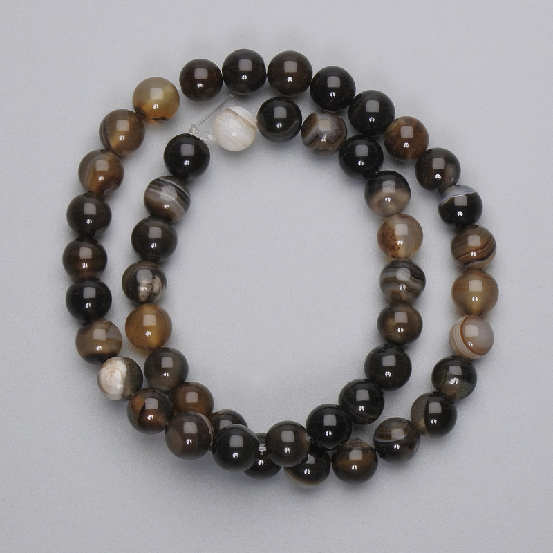 Agate Beads, smooth round, diameter 8mm+/- on fishing line, length 37cm+