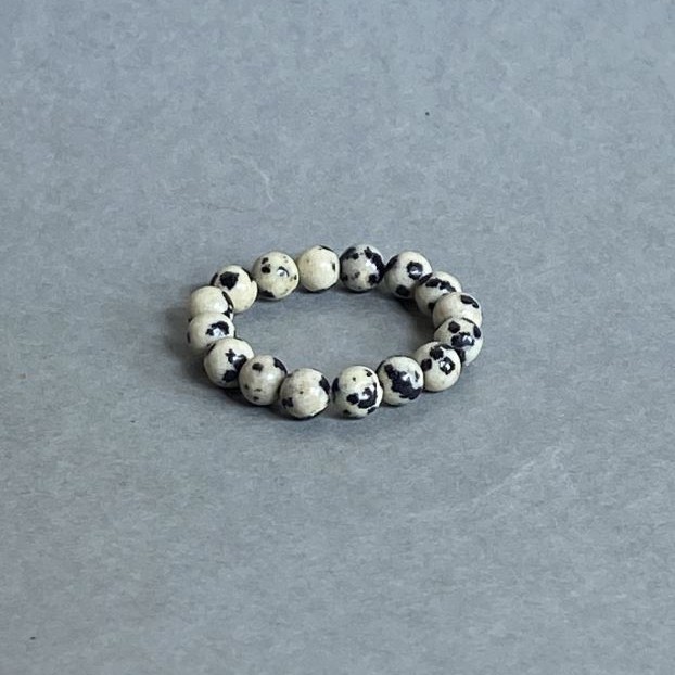 Ring Dalmatian Jasper smooth round bead, diameter 4mm+/- stretch