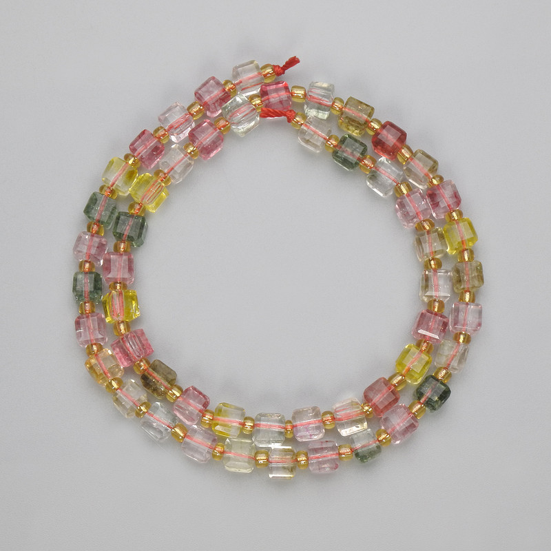Beads Dyed Quartz faceted cube, diameter 5x5mm+- seed beads 3mm+-, length 37cm+- on a strand