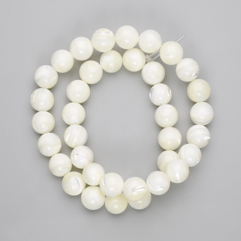 Mother-of-P pearl Beads Smooth Sphere 10mm Ø, Length 39cm ± on fishing line