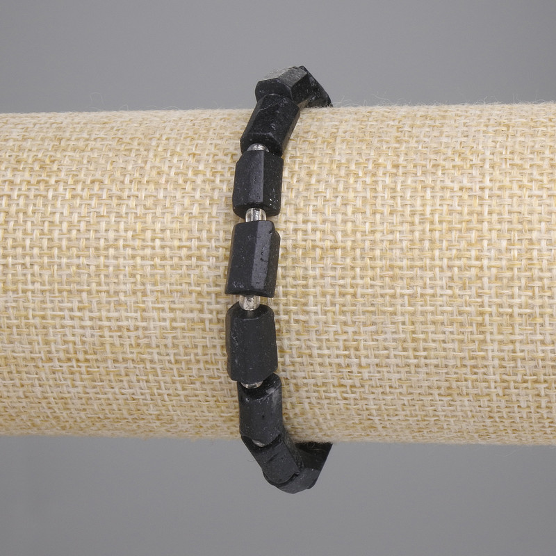 Black Tourmaline (Schorl) Chip Bracelet, diameter 9-10x6mm+- with 3mm+- seed beads, length 18cm+- stretch