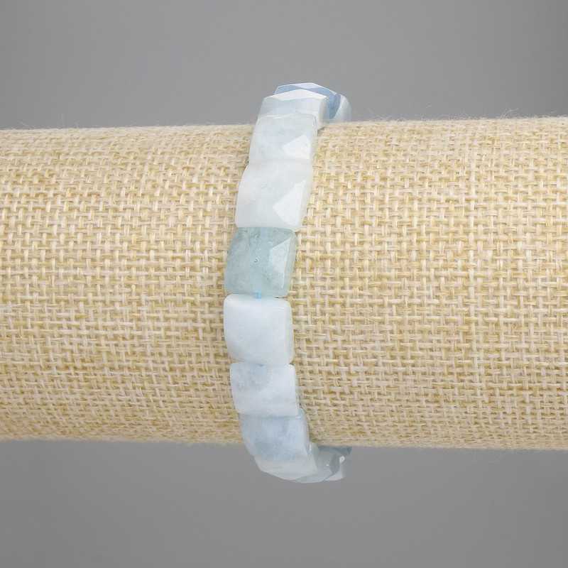 Aquamarine Beaded Bracelet with Faceted Squares, 9-9.5mm × 9×9mm, 5mm+-, stretched length 18cm+-