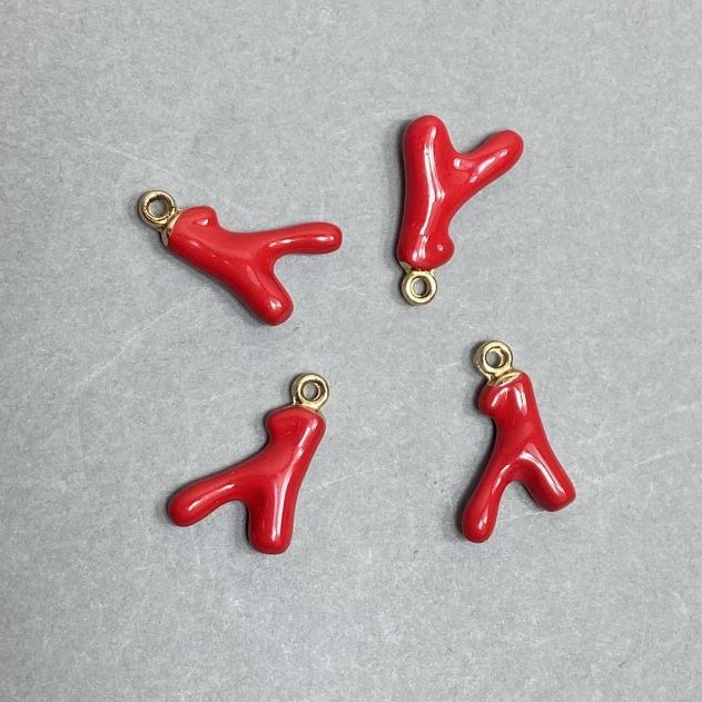 Pendant with red enamel, gold-toned metal, diameter 20×11mm±, hole diameter 2.2mm±, packaging (4 pcs)