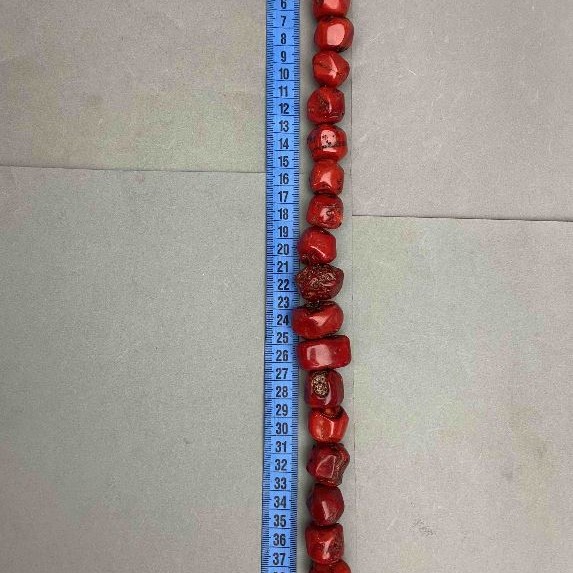 Natural Coral Beads, crushed assorted sizes, diameter assortment from 12-20×18-24mm ± weight 288g, length 42cm± on beading thread