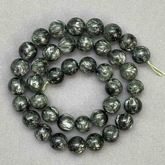 Natural Seraphinite Beads Smooth Sphere 10mm Ø on Thread, 39cm length
