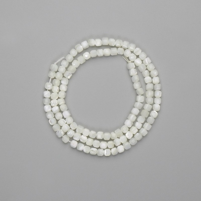 Mother-of-P pearl Beads - Faceted Cube, 3x3 mm, 38 cm long on a thread