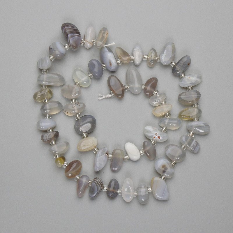 Agate Beads linked drop butterfly 8-17×4-8mm+- seed beads 3mm+-, length 40cm+- on thread