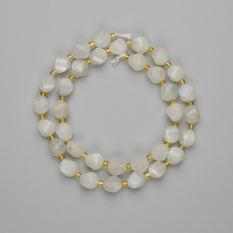 Bilomorite Beads Faceted Diamond 8x7mm ±, 3mm+ Beads on Thread, 36cm ±