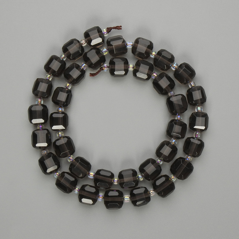 Beads Smoky Topaz faceted cube 8x8mm+- with 3mm+ seed beads, thread length 37cm+-