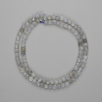 Labordor Faceted Cubes 4x4mm Beads, 39cm± on Thread
