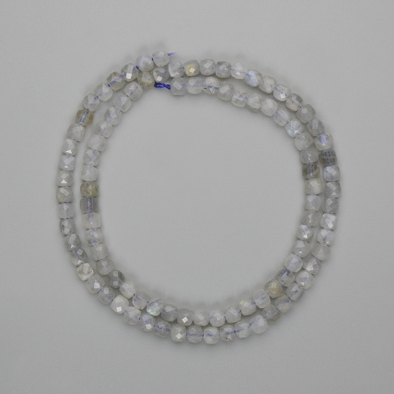 Labordor Faceted Cubes 4x4mm Beads, 39cm± on Thread