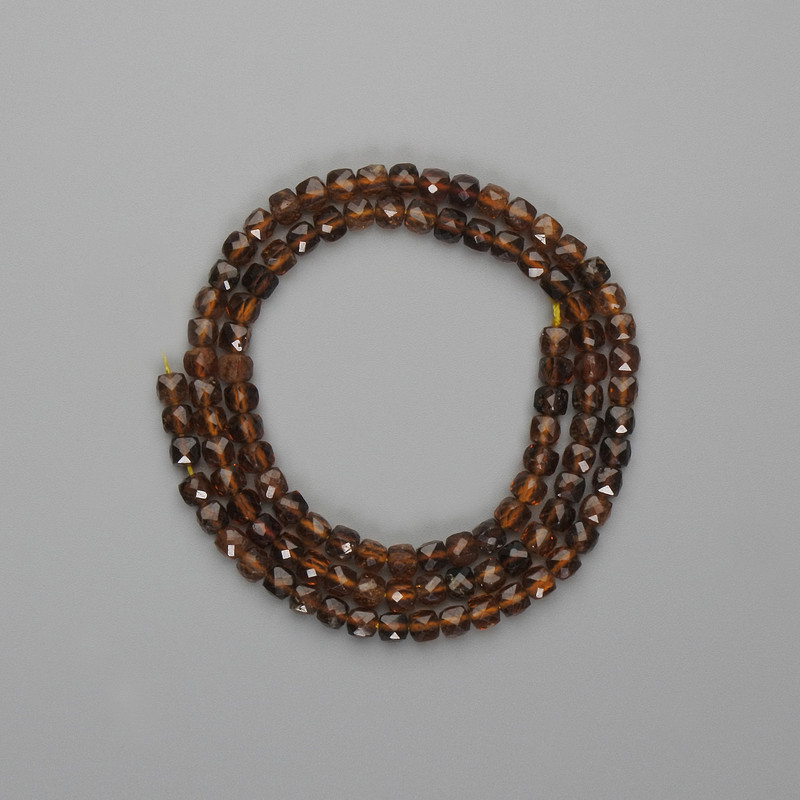 Gossonite Beads, faceted cube 4mm on a thread, length 39cm ±
