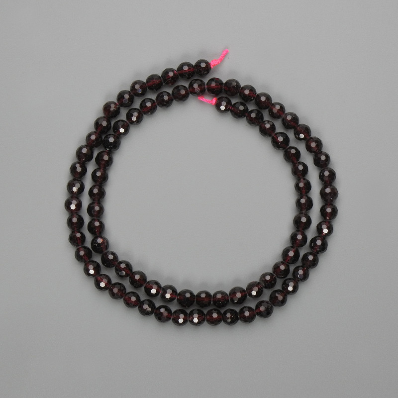 Garnet Beads, faceted round 5mm, on thread, 39cm+/-