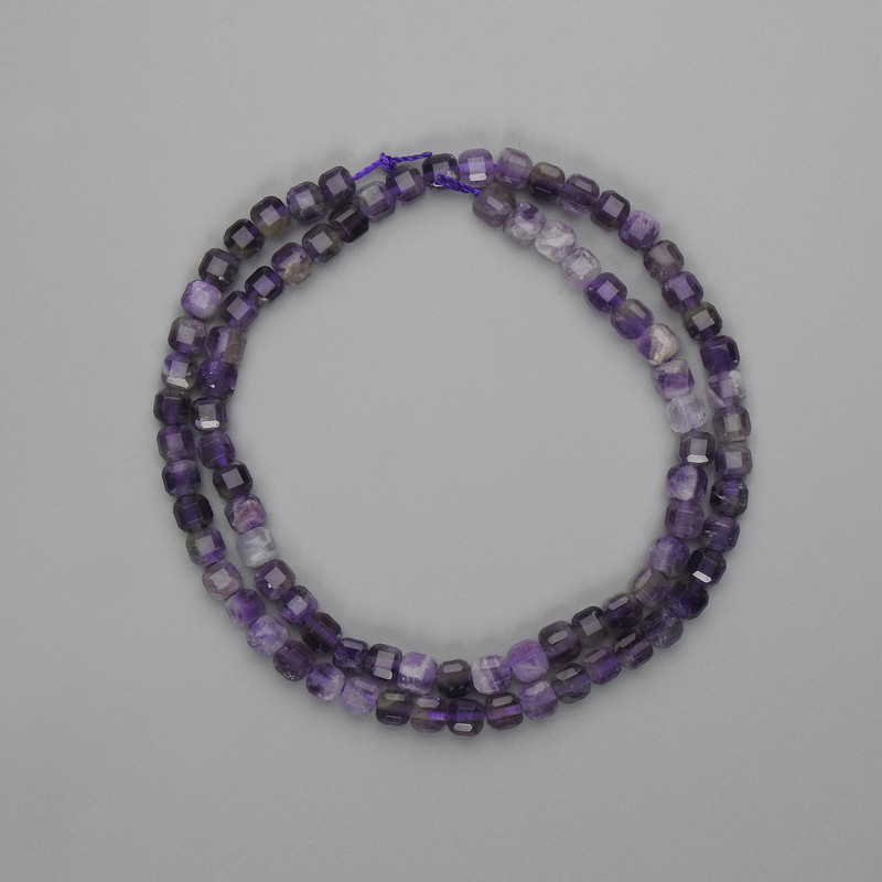 Amethyst Beads Faceted Cube 4x4mm +-, length 38cm+