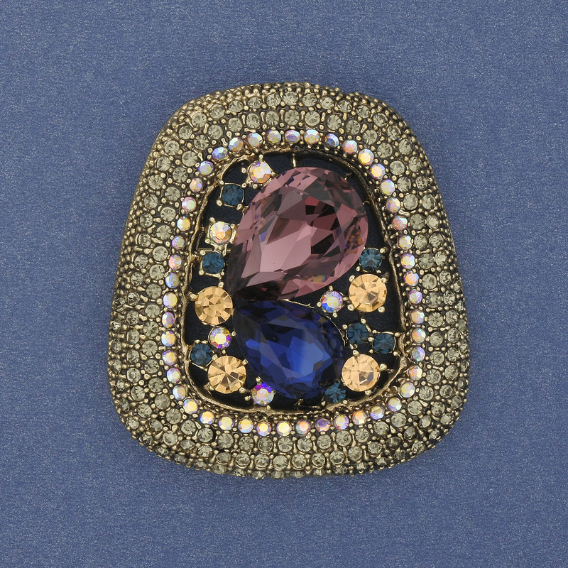 Brooch pendant Accent crystals and rhinestones gold-tone metal 45x30-40mm+