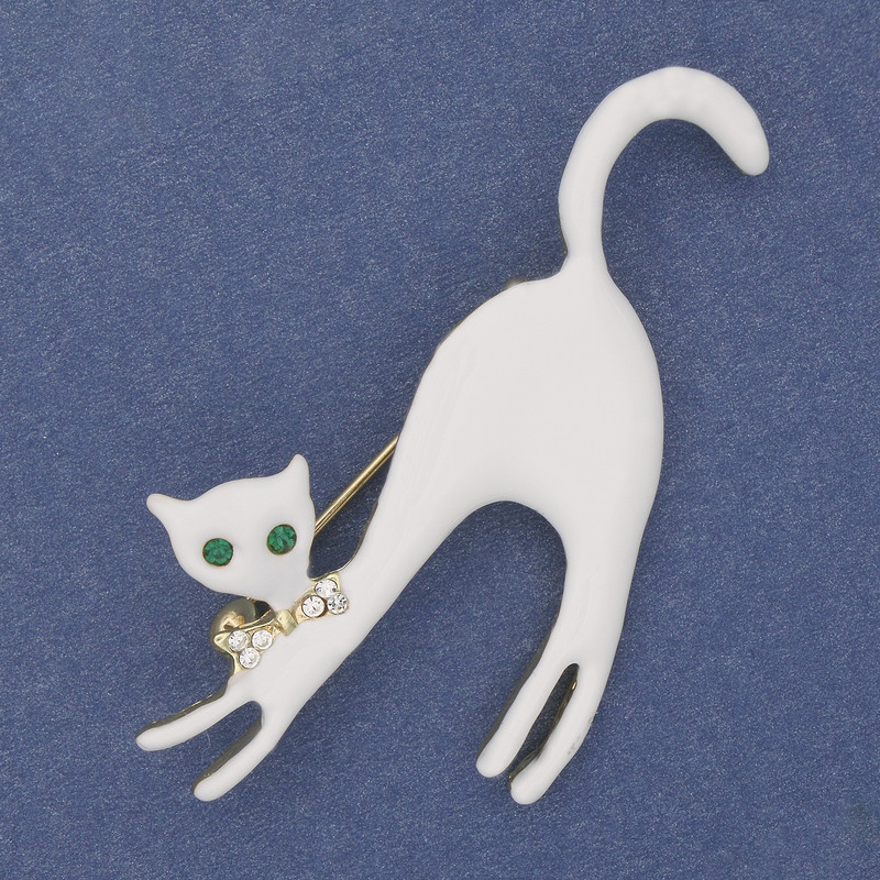 Brooch Cat White Enamel with Crystals Gold-Tone Metal 60×37mm+