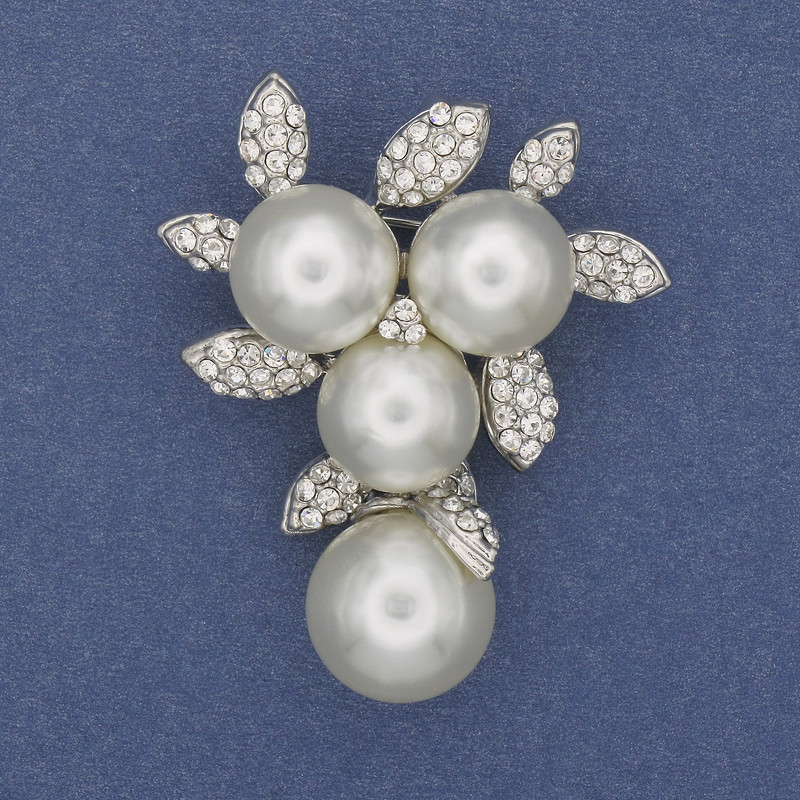 Brooch pendant with white pearls and clear crystals, silver-toned metal 44×36mm+