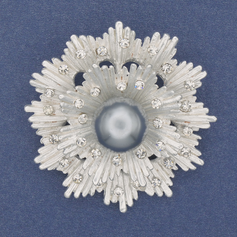 Brooch with grey pearl Mallorca pearl colour, silver metal 48mm+