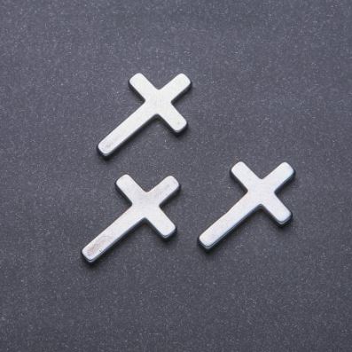 Hematite Cross 36×24×5mm +