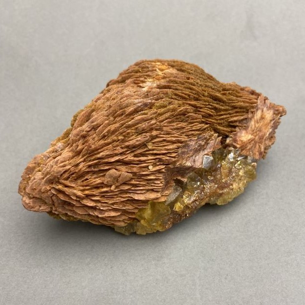 Barite natural untreated stone, diameter 100×72×40mm±weight 475 g