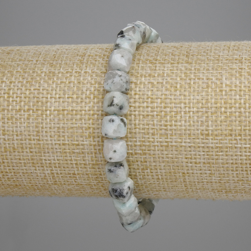 Jasper Kiwi Bead-textured Cube 7×7 mm Bracelet, 18 cm Stretch