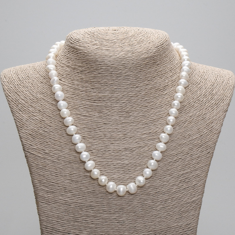 Necklace of natural freshwater pearls 8.5–9×7.5–8 mm ±, length 45 cm ± 5 cm extender chain