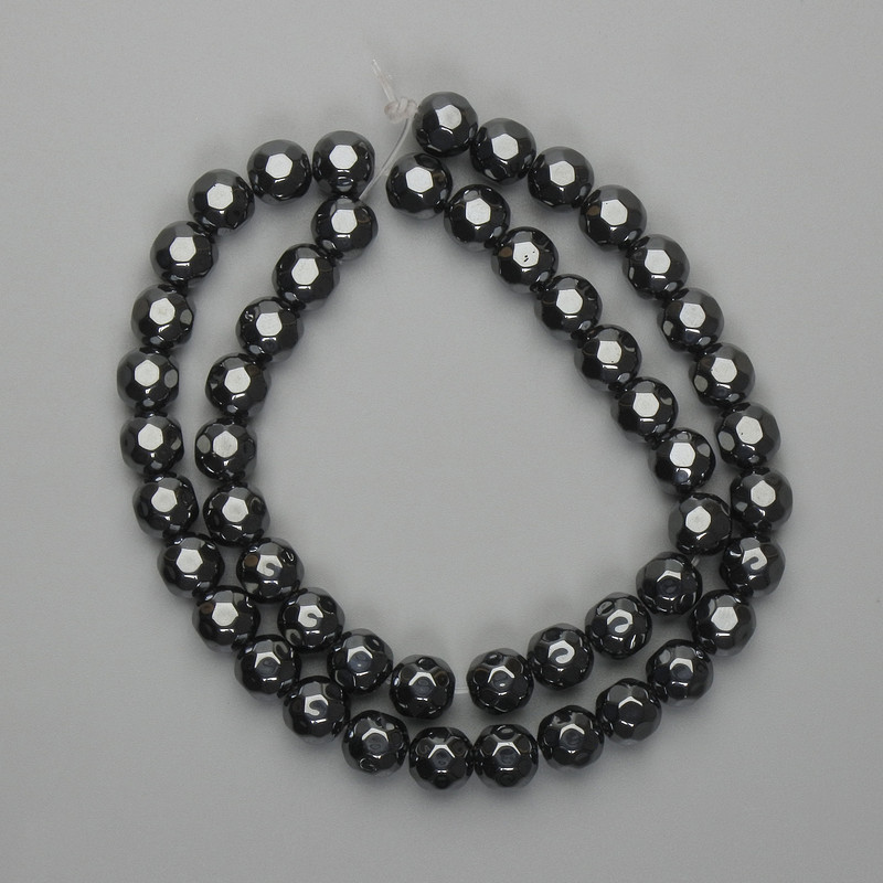 Hematite Beads, Faceted Round 8mm+, on Thread 39cm+