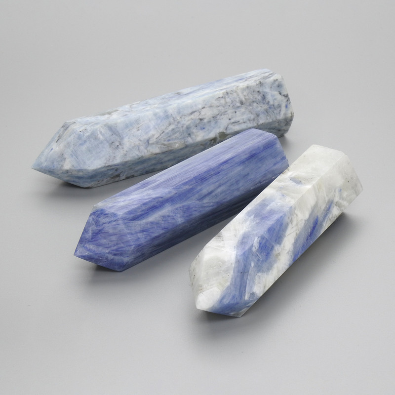 Souvenir pencil made from natural kunzite 90x26mm± assorted sizes weighing from 100 g. (per 100 g)