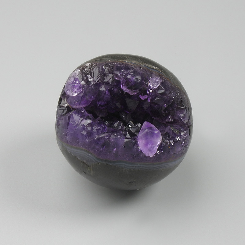 Amethyst Geode Stone Sphere Ornament, 40–50 mm diameter ± assorted sizes, weight from 100 g. (price per 100 g)