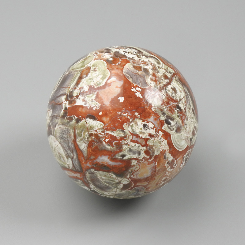 Souvenir sphere of natural agate stone, diameter 44-65mm± (assorted sizes) weight from 100g. (price per 100 g)