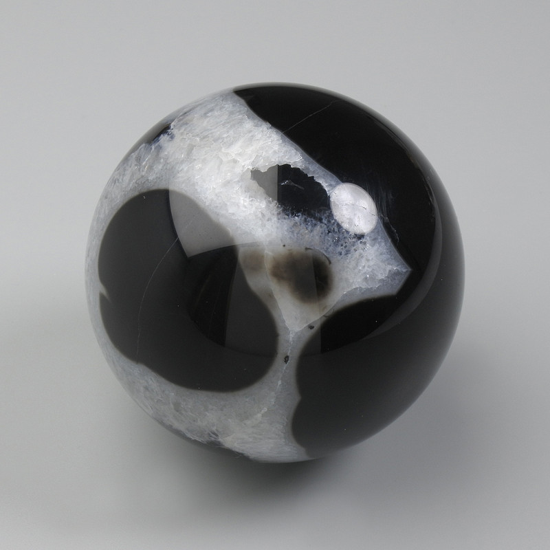 Souvenir Agate Stone Sphere, diameter 60mm±weight from 300 g. (Price per 100 g)
